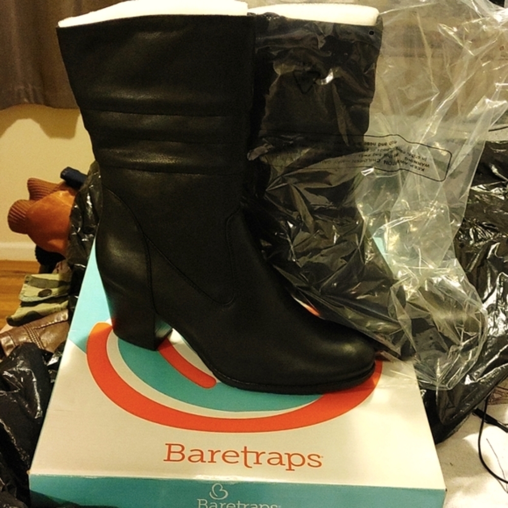 WOMEN BARETRAPS BOOTS